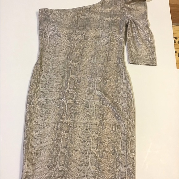 One shoulder metallic gold snakeskin print dress - Picture 5 of 11